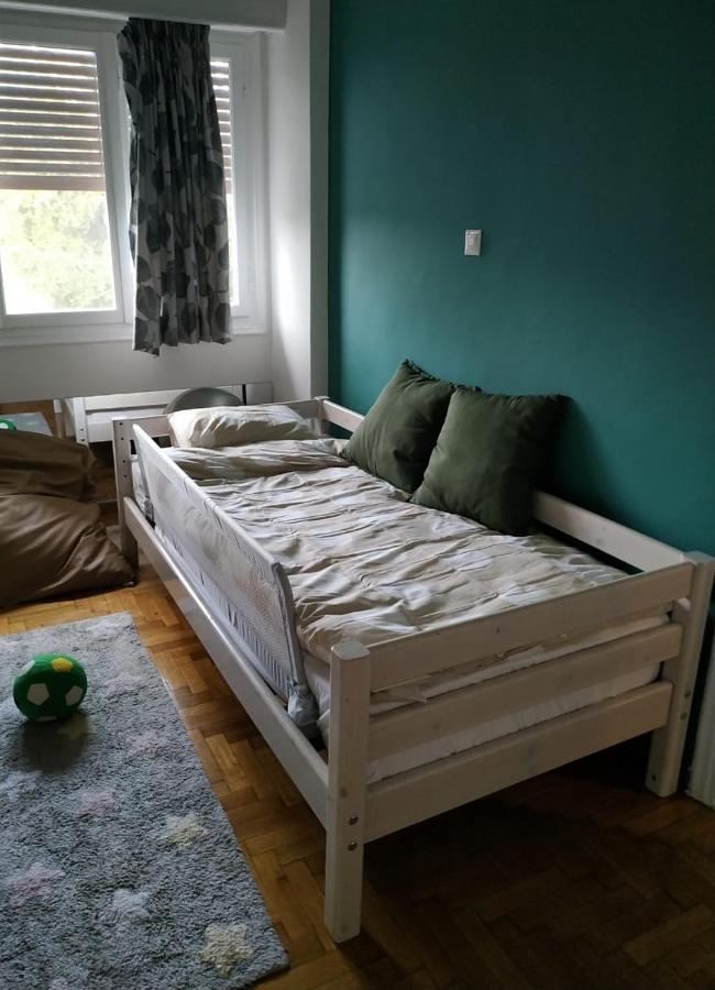 Fully Renovated, Family-Friendly Apartment, Next To A Huge Green Park, In Athens Center Exterior foto